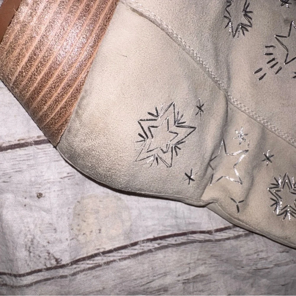 Free People silver star khaki colored bower booties 39(8.5)